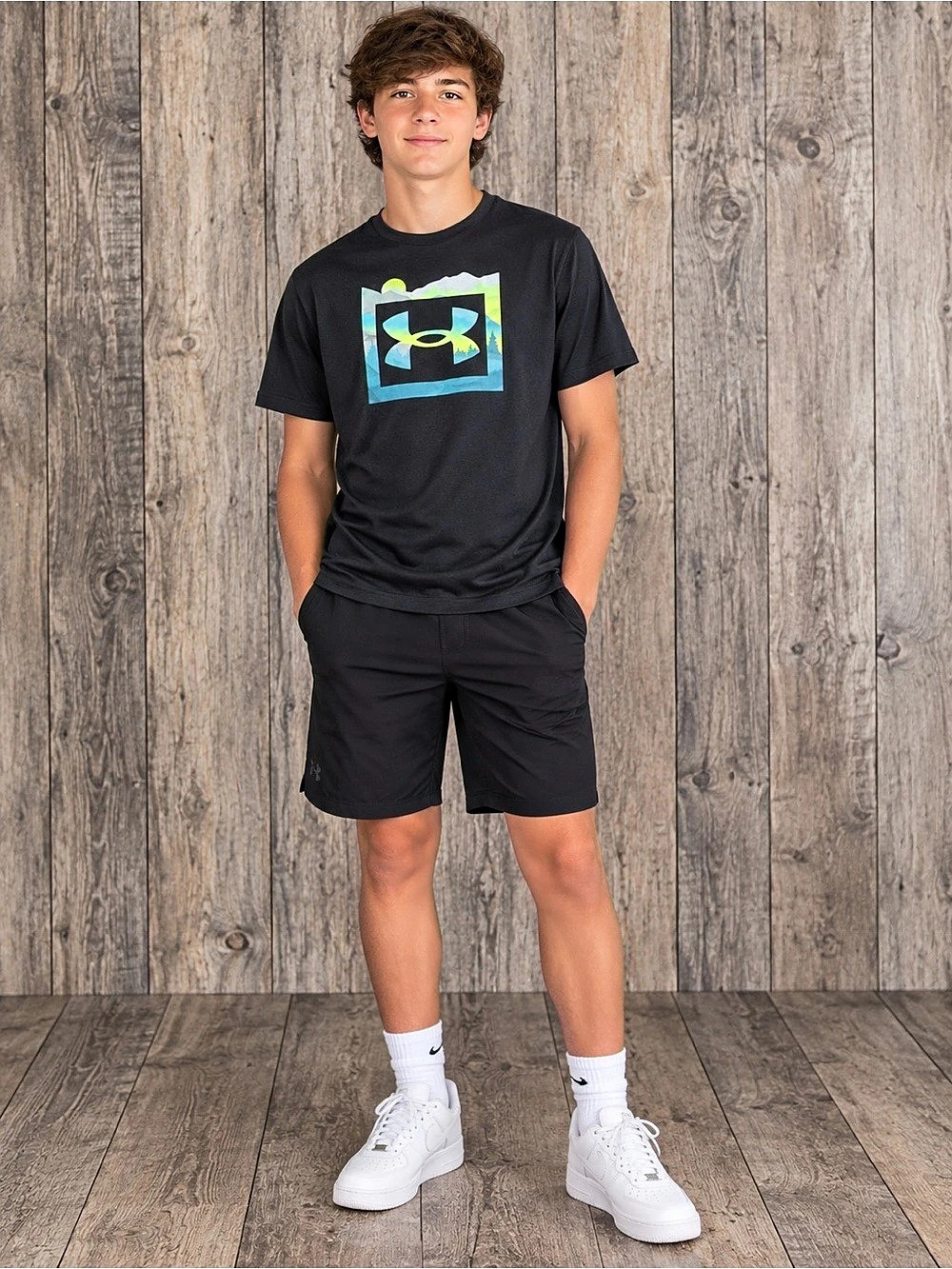 UNDER ARMOUR Mountain Box Graphic T-Shirt Boys Youth XL Size 16